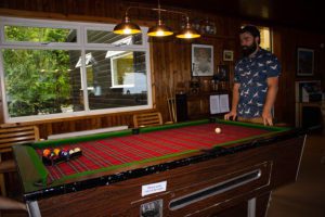 Pool table Lochside Hostel Lounge - Loch Ness
